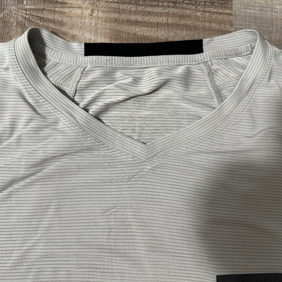 lululemon athletica Gray Short Sleeve Tee - Picture 5 of 9